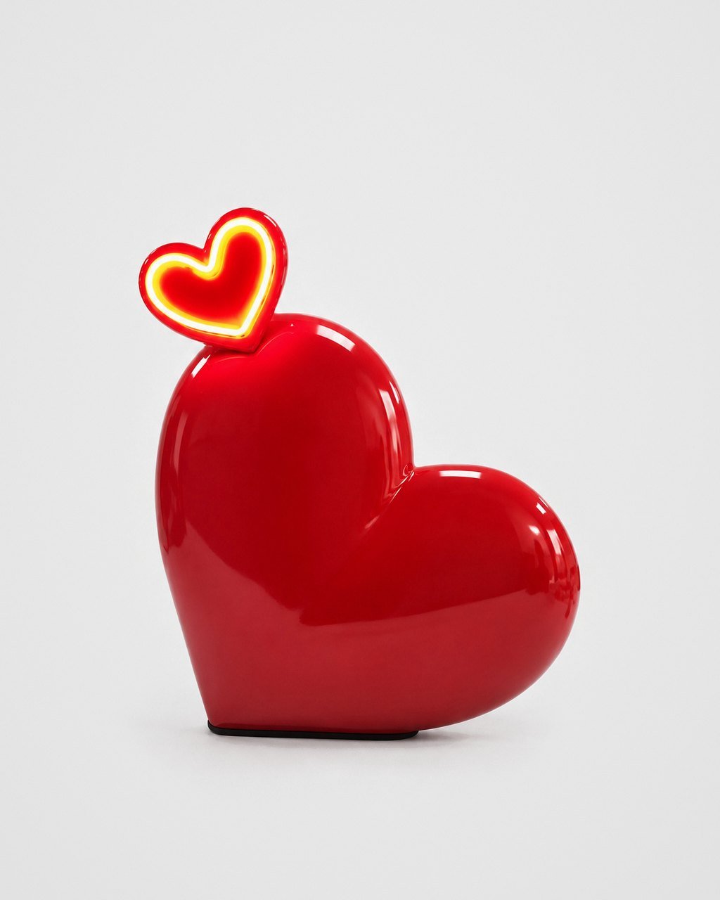 Lacquer heart with neon