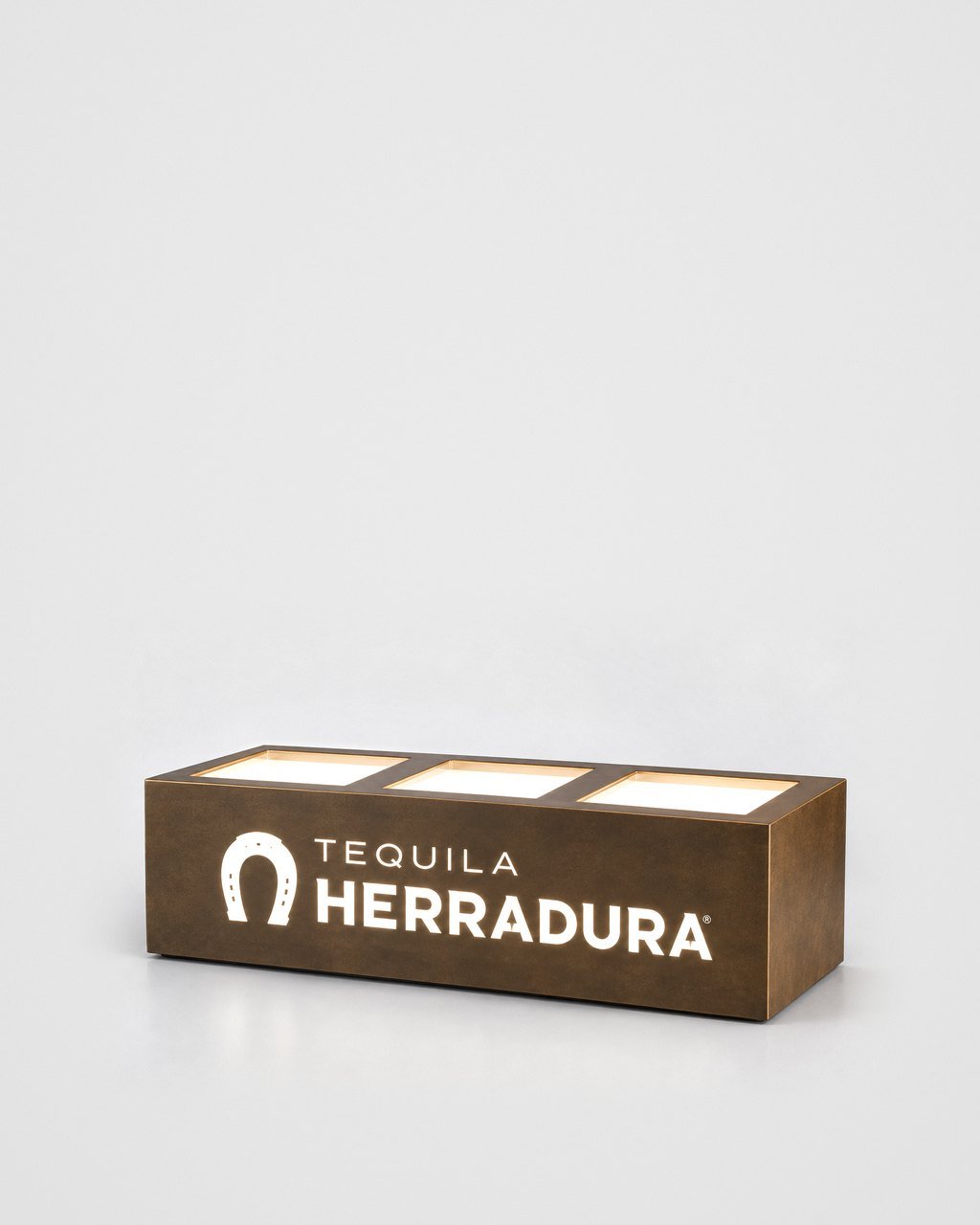Illuminated bottle glorifier