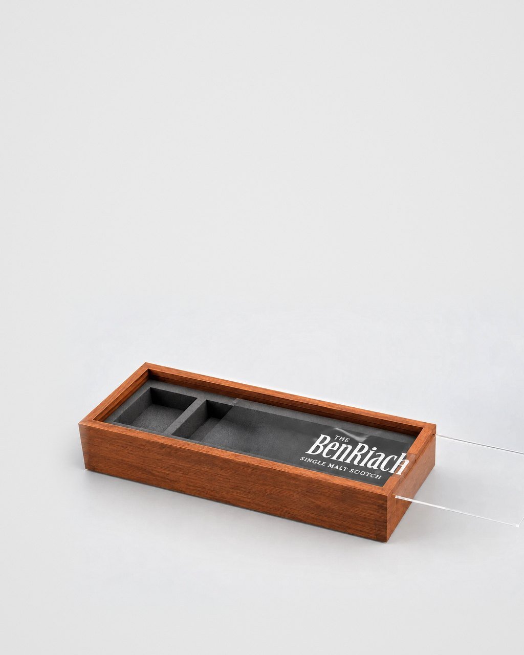 Sliding-lid whisky box